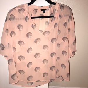 Short sleeve flowy top